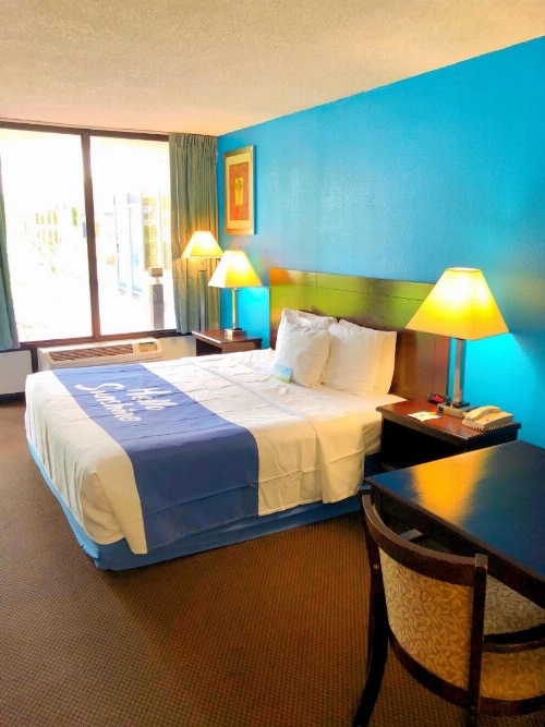 Days Inn by Wyndham Kissimmee FL image 5