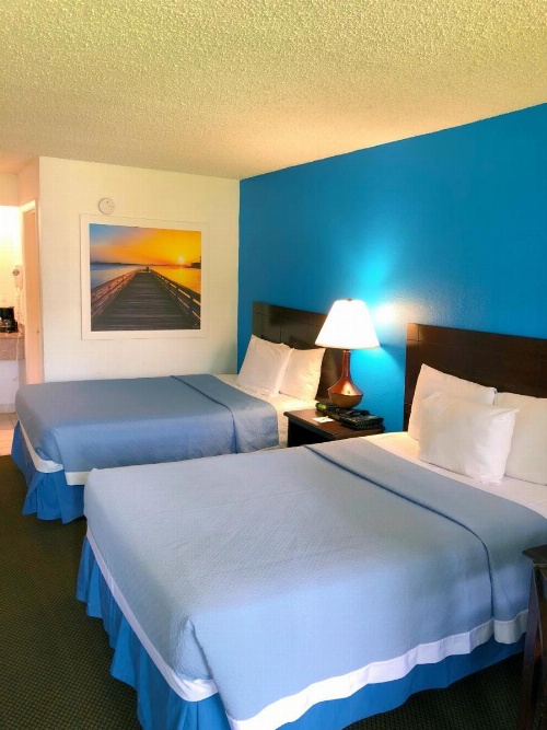Days Inn by Wyndham Kissimmee FL image 9